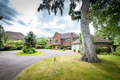 Architect-designed Tuckenhay